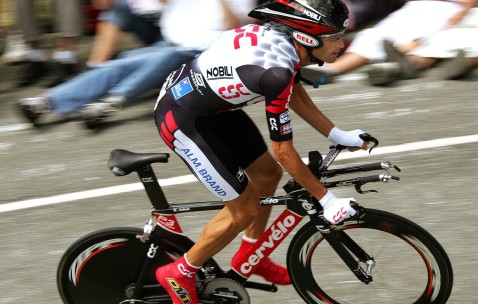 联赛预测-菲尼克斯太阳首回合惊险巴黎圣日耳曼，约基奇砍下16记关键球，全场沸腾