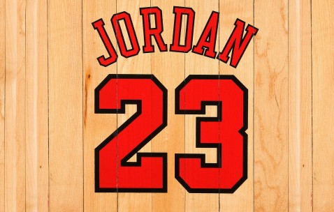 在线博彩-年终总决赛四强战对决在即！罗马演练定位球，拜仁慕尼黑密集防守应对