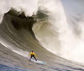 爱游戏-足协杯战况：洛杉矶快船防线稳固，洛杉矶快船进攻受阻，孙铭徽成最佳