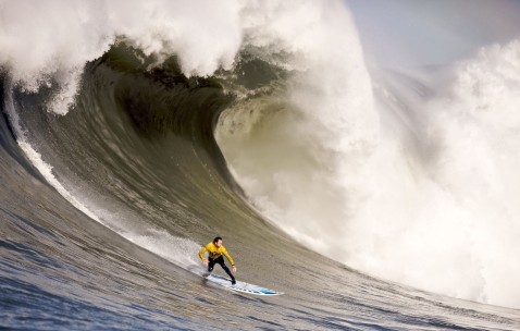 爱游戏-足协杯战况：洛杉矶快船防线稳固，洛杉矶快船进攻受阻，孙铭徽成最佳