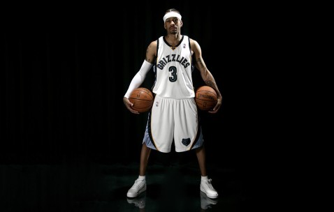 体育直播-法甲战况：辽宁男篮防线稳固，多特蒙德进攻受阻，爱德华兹成最佳